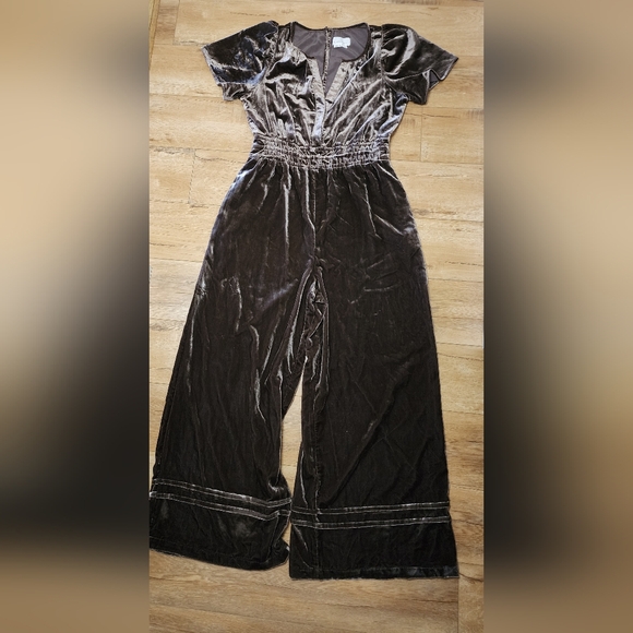 $188 Anthropologie Somerset Jumpsuit Velvet Short Sleeve Wide Leg Brown Gold M - Picture 2 of 11